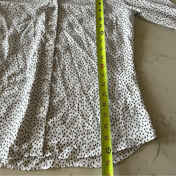 Banana Republic Women’s Oversized White and Black Polka Dot Blouse Size S - Picture 9 of 12
